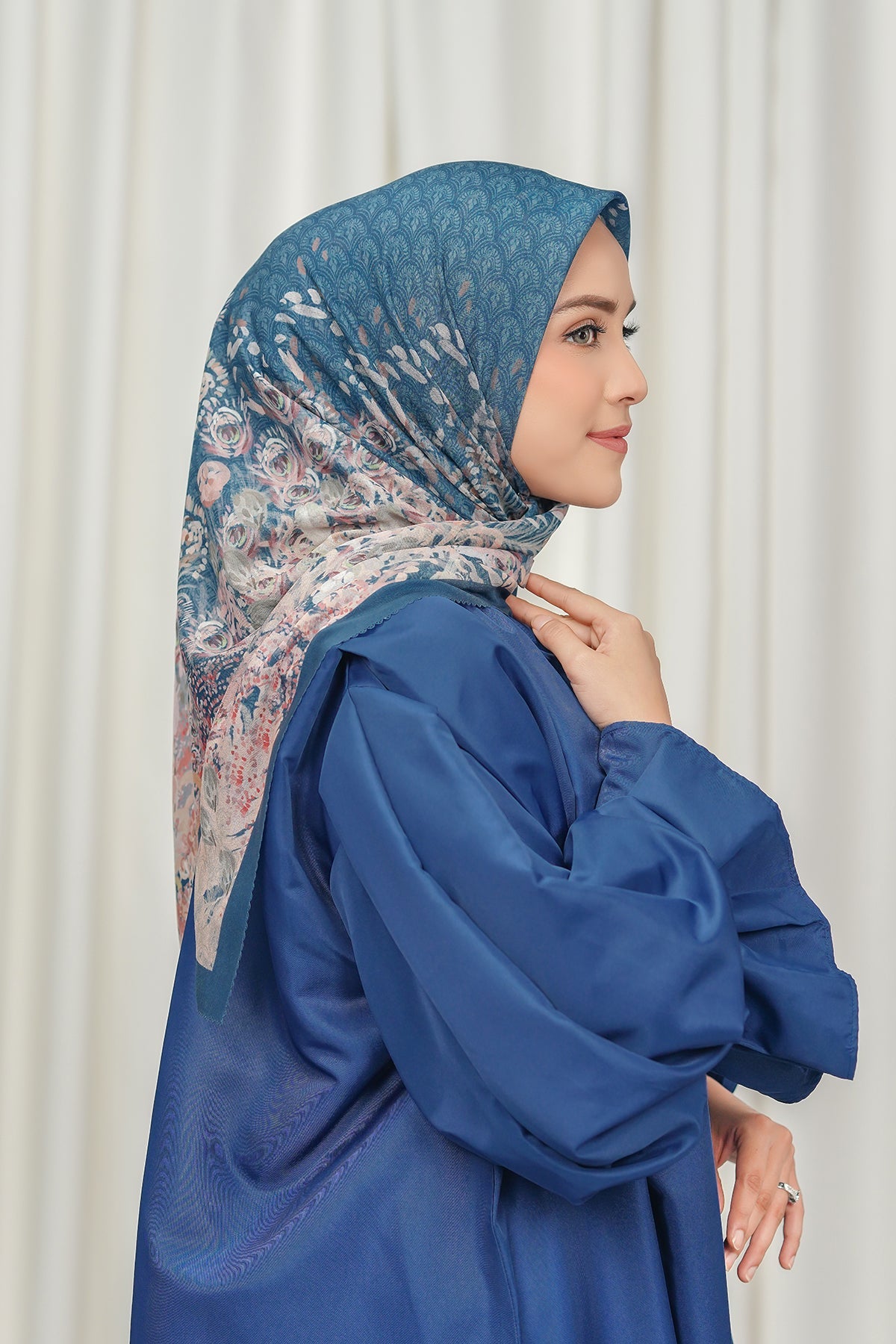 The Ederra 2.0 Square - Azure