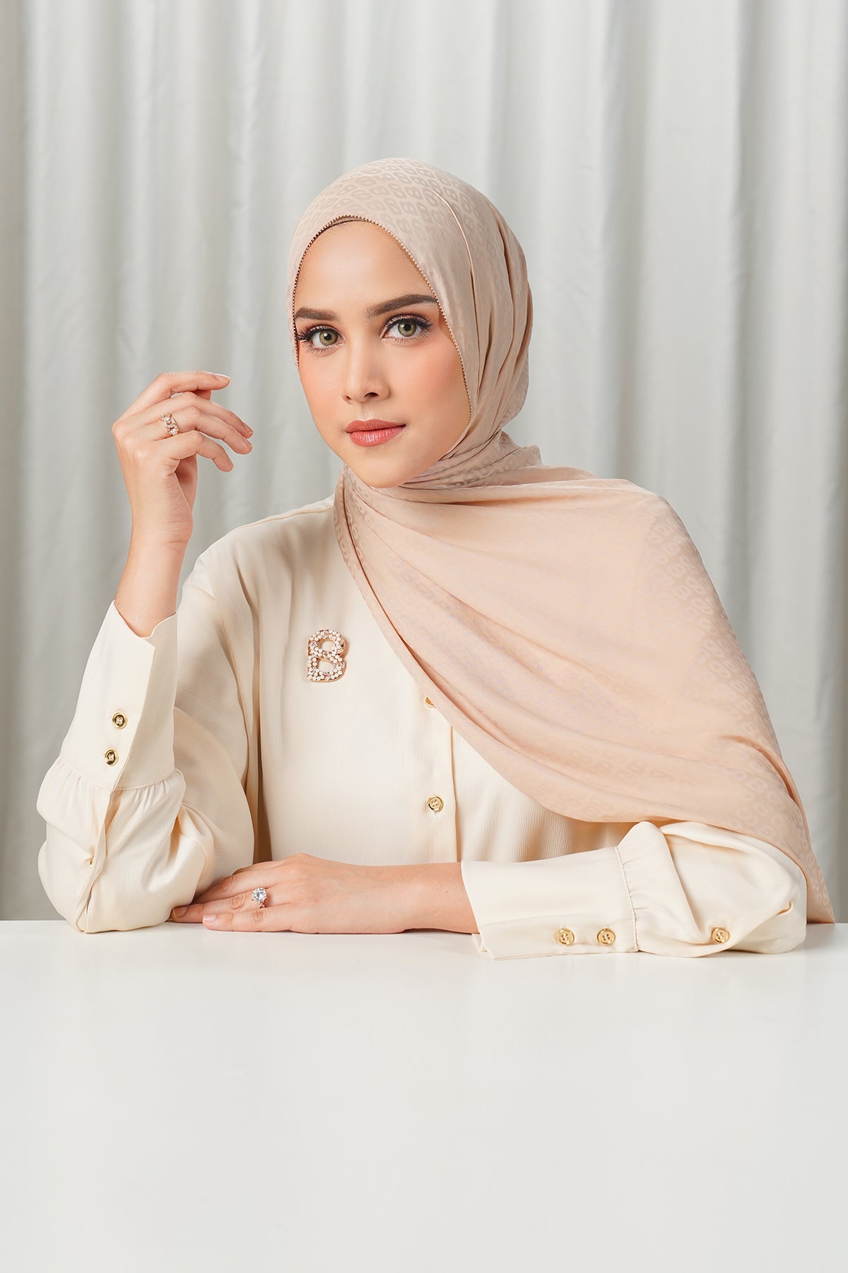 Tapis Satin Jacquard Shawl - Light Taupe