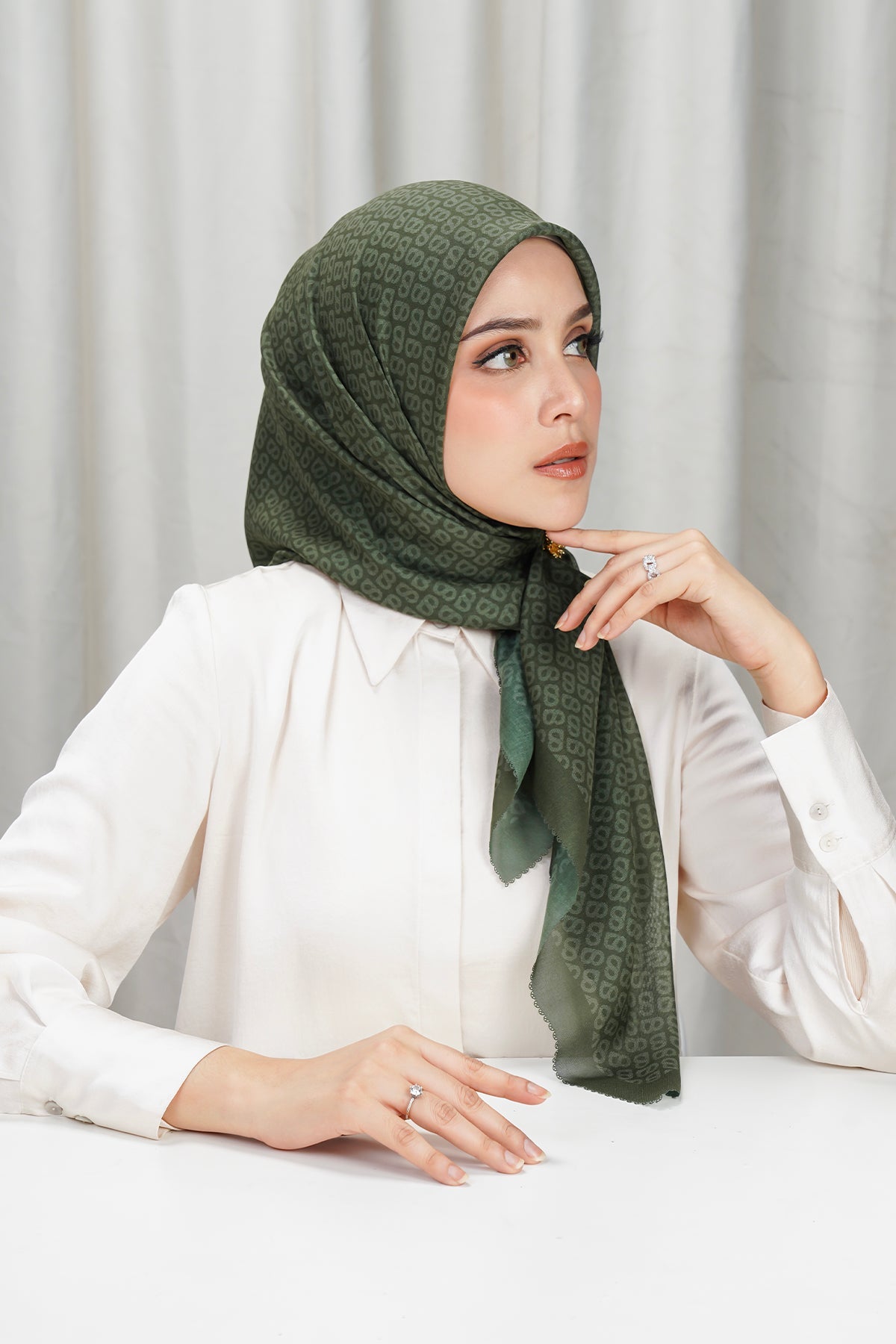 Tapis Square - Pesto