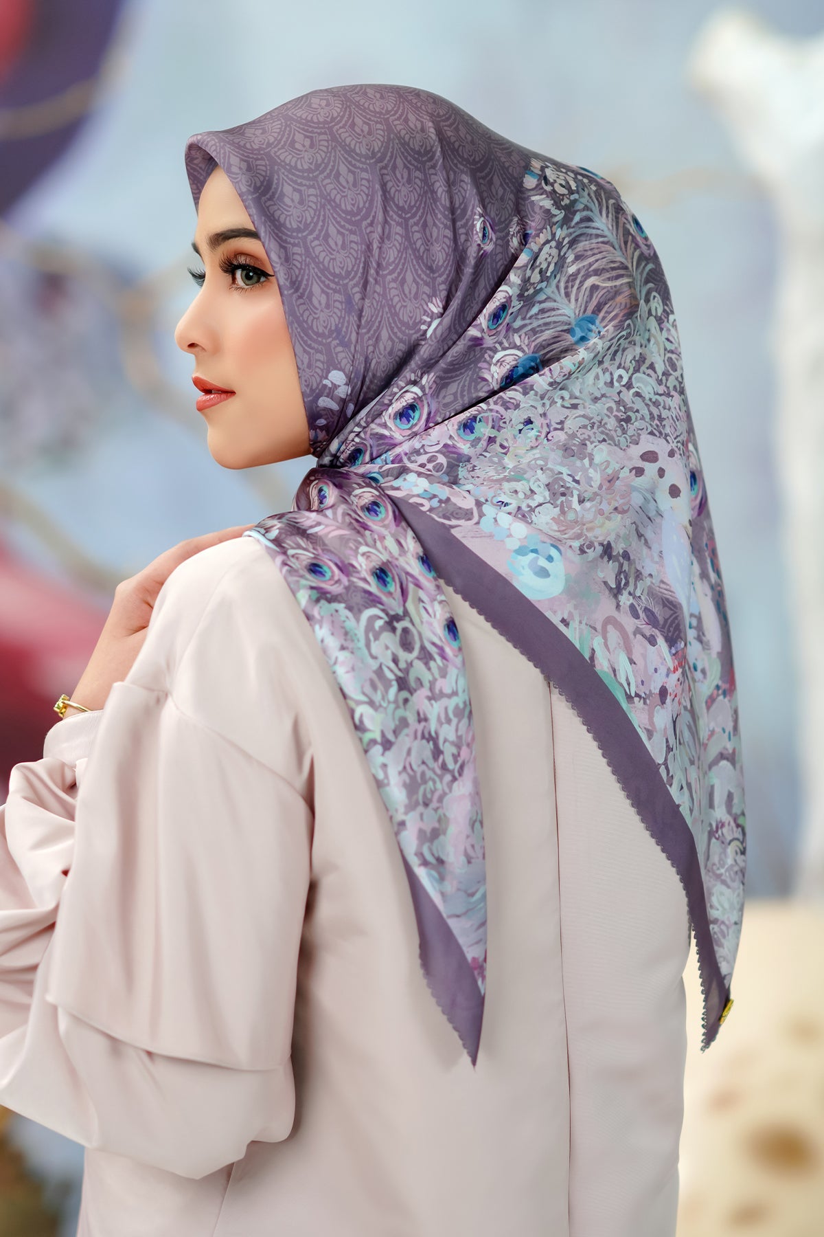 The Ederra Satin Square - Viola