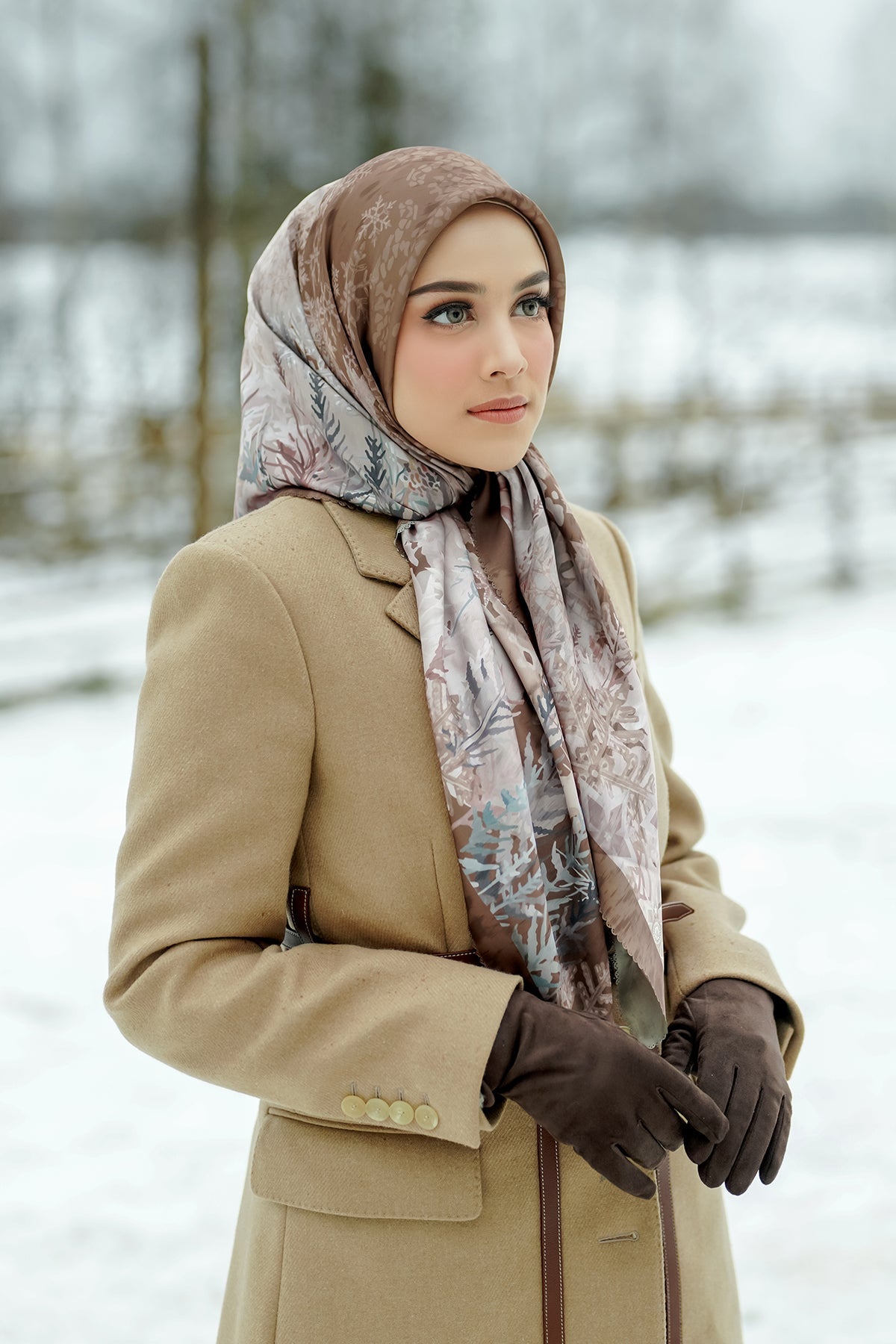 Disney's Frozen Buttonscarves Square - Wood