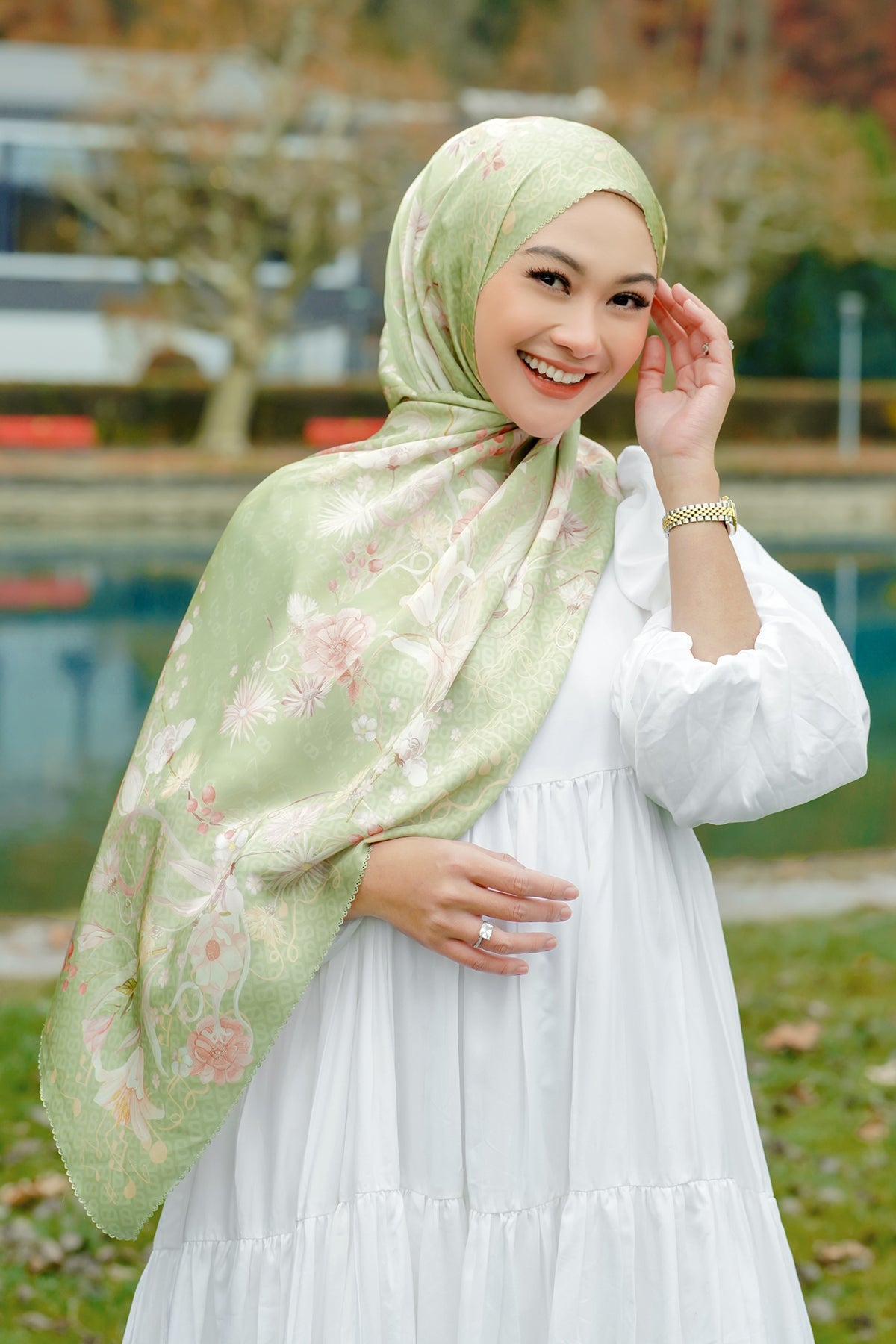 The Nada Satin Shawl - Si