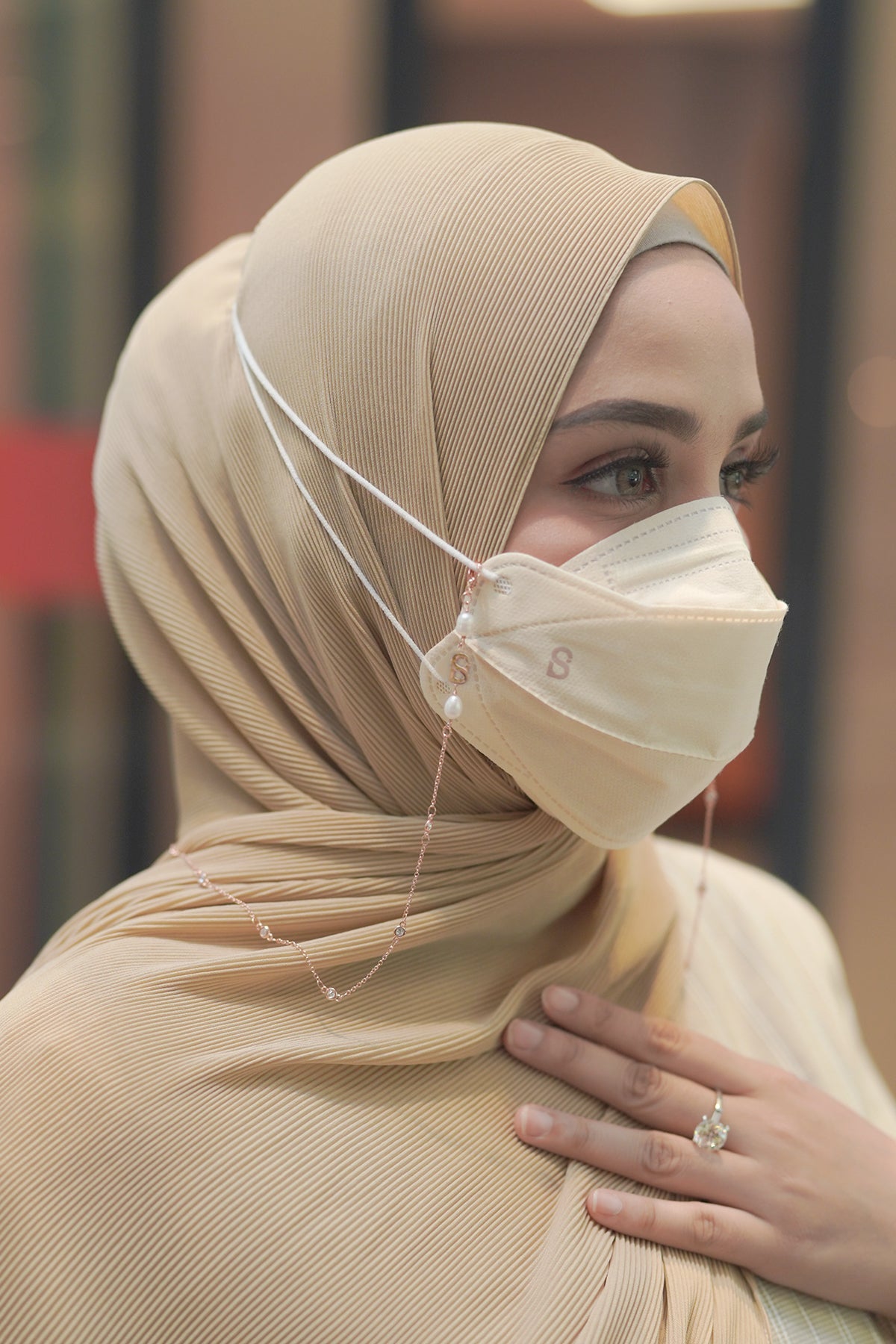 Buttonscarves Disposable Mask - Cream
