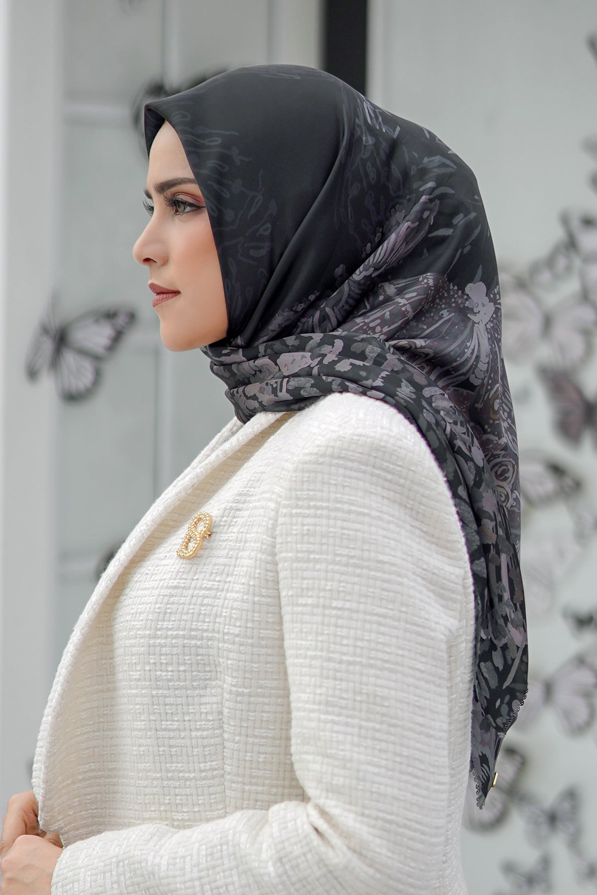 The Farsha Satin Square - Black