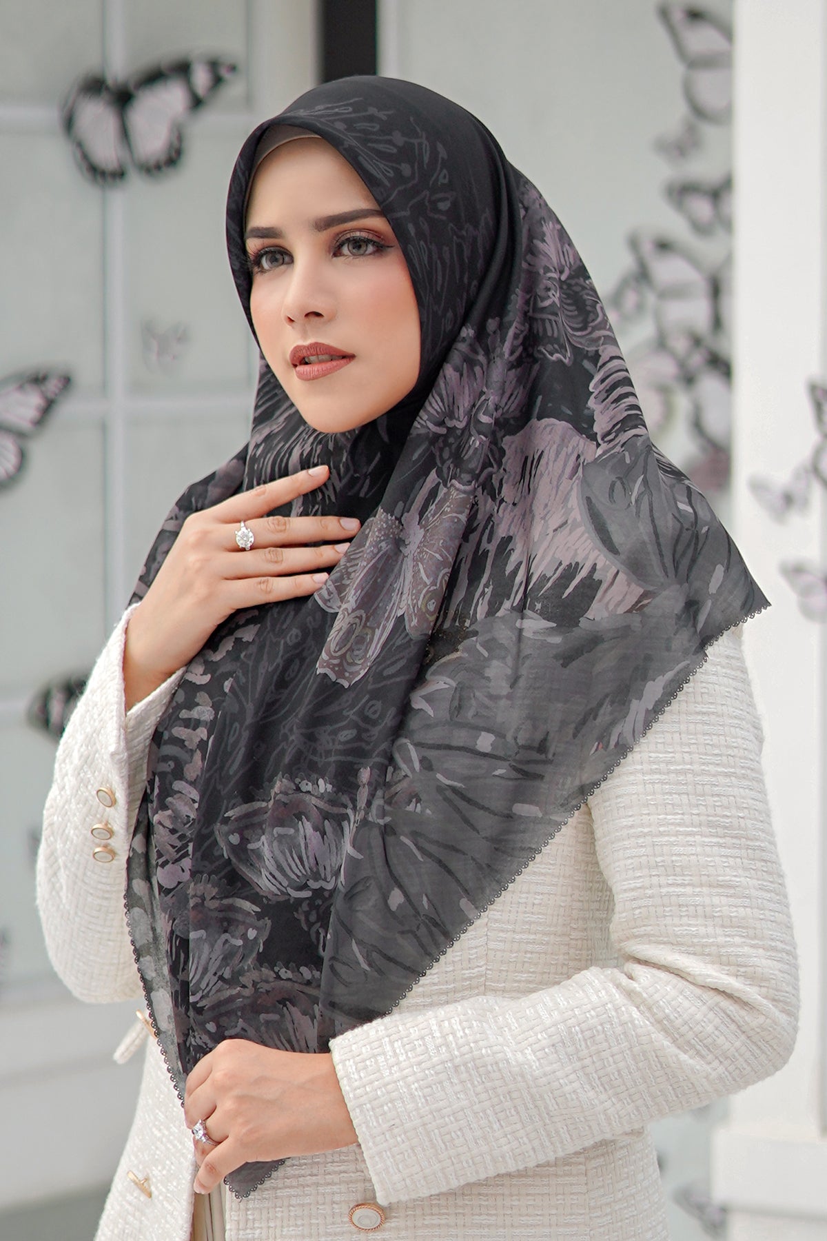 The Farsha Voal Square XL - Black