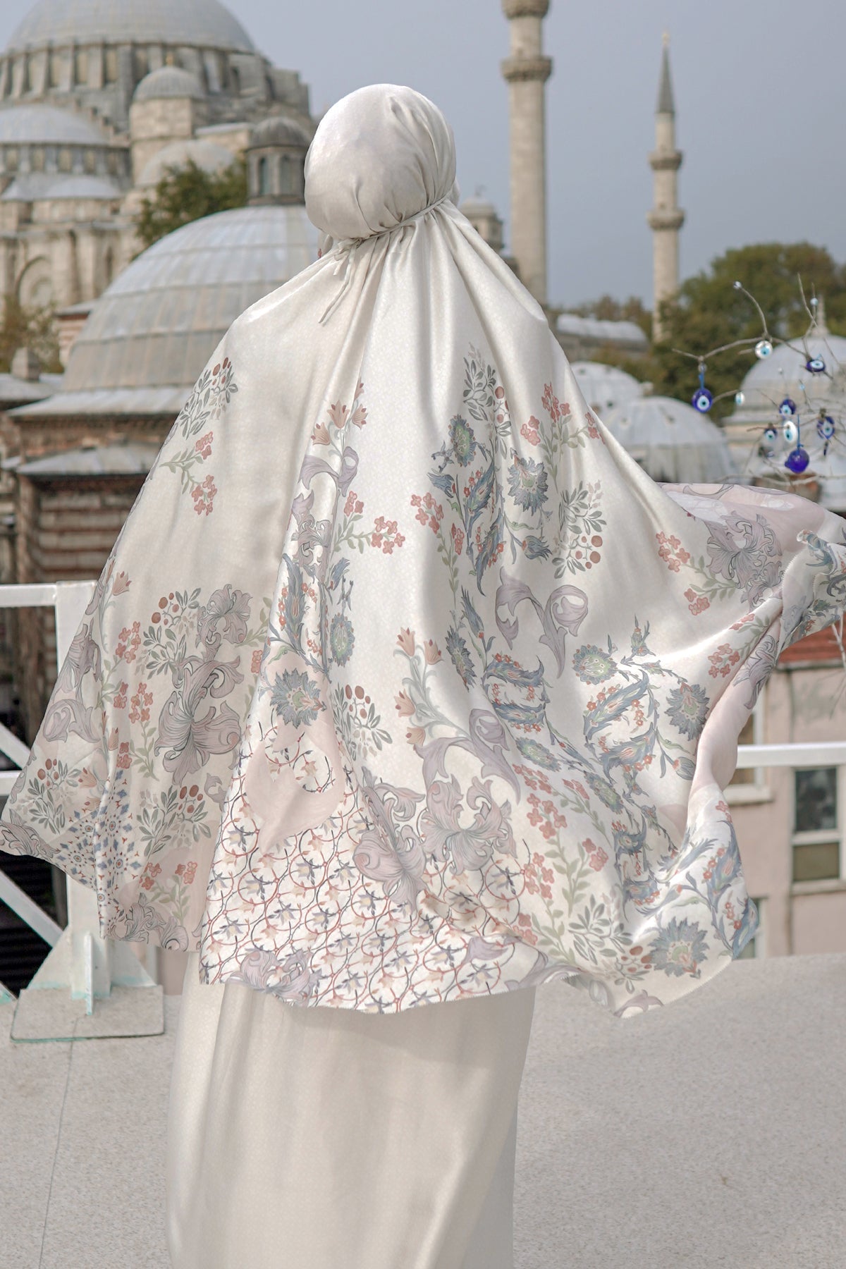 The Topkapi Prayer Robe - Ivory