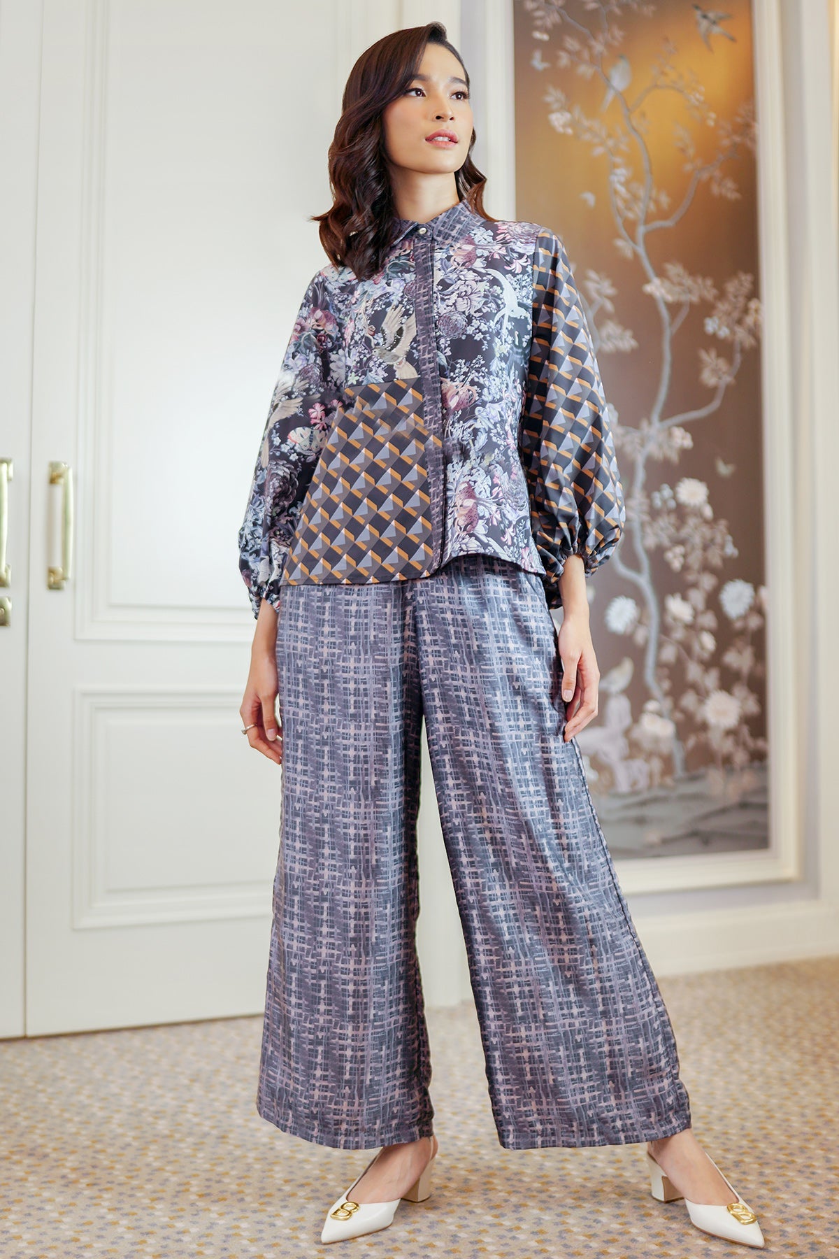 Wonderful Harmony Crop Shirt - Navy