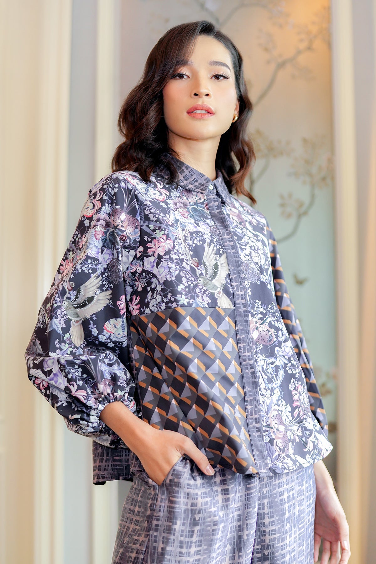 Wonderful Harmony Crop Shirt - Navy
