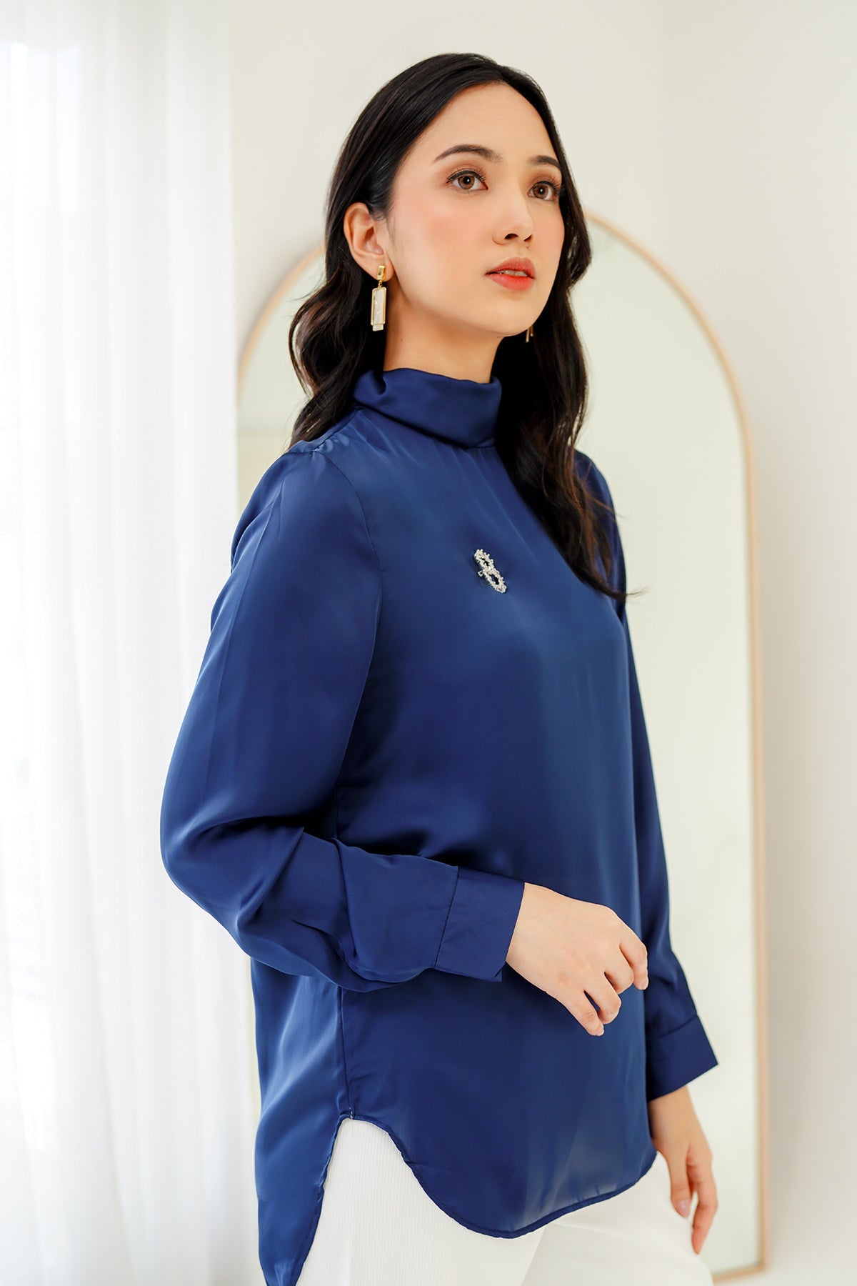 Pia Blouse - Navy
