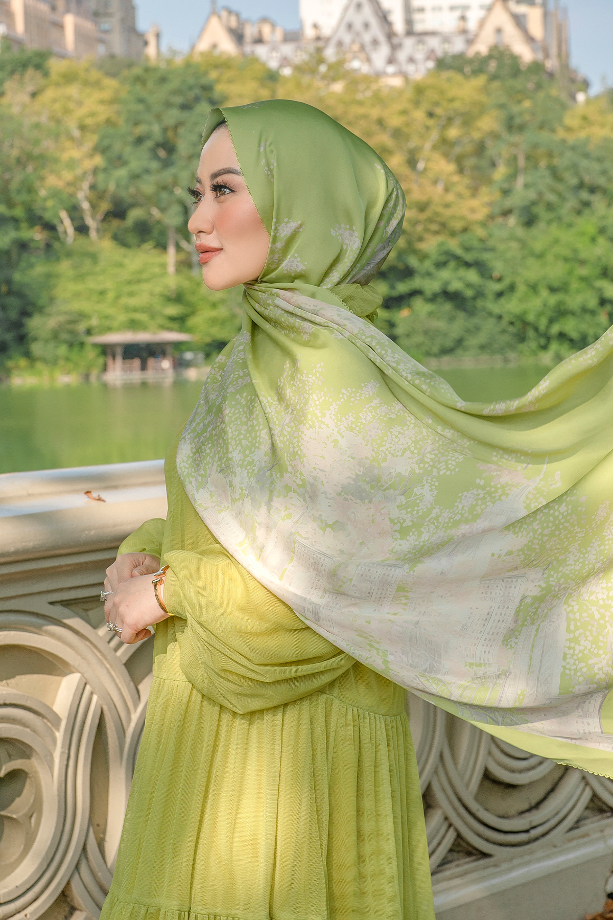 New York 3 Courage Satin Shawl - Murray Hill