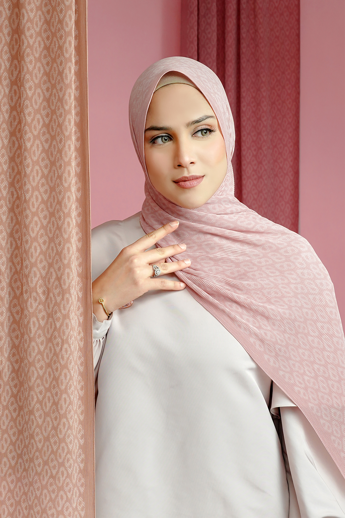 Tapis Pleated Shawl - Candy
