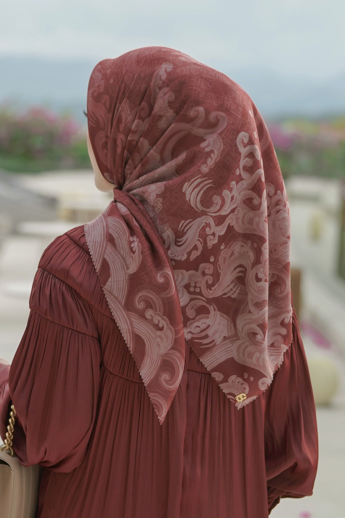 The Wave Voal Square in Maroon
