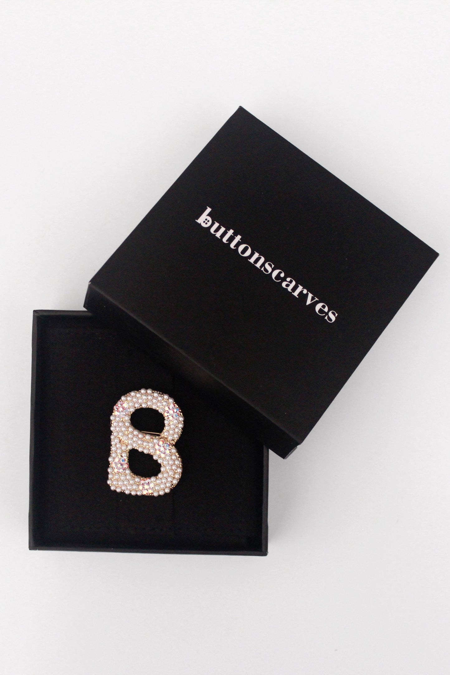The Luxe Signature Brooch in Pearl