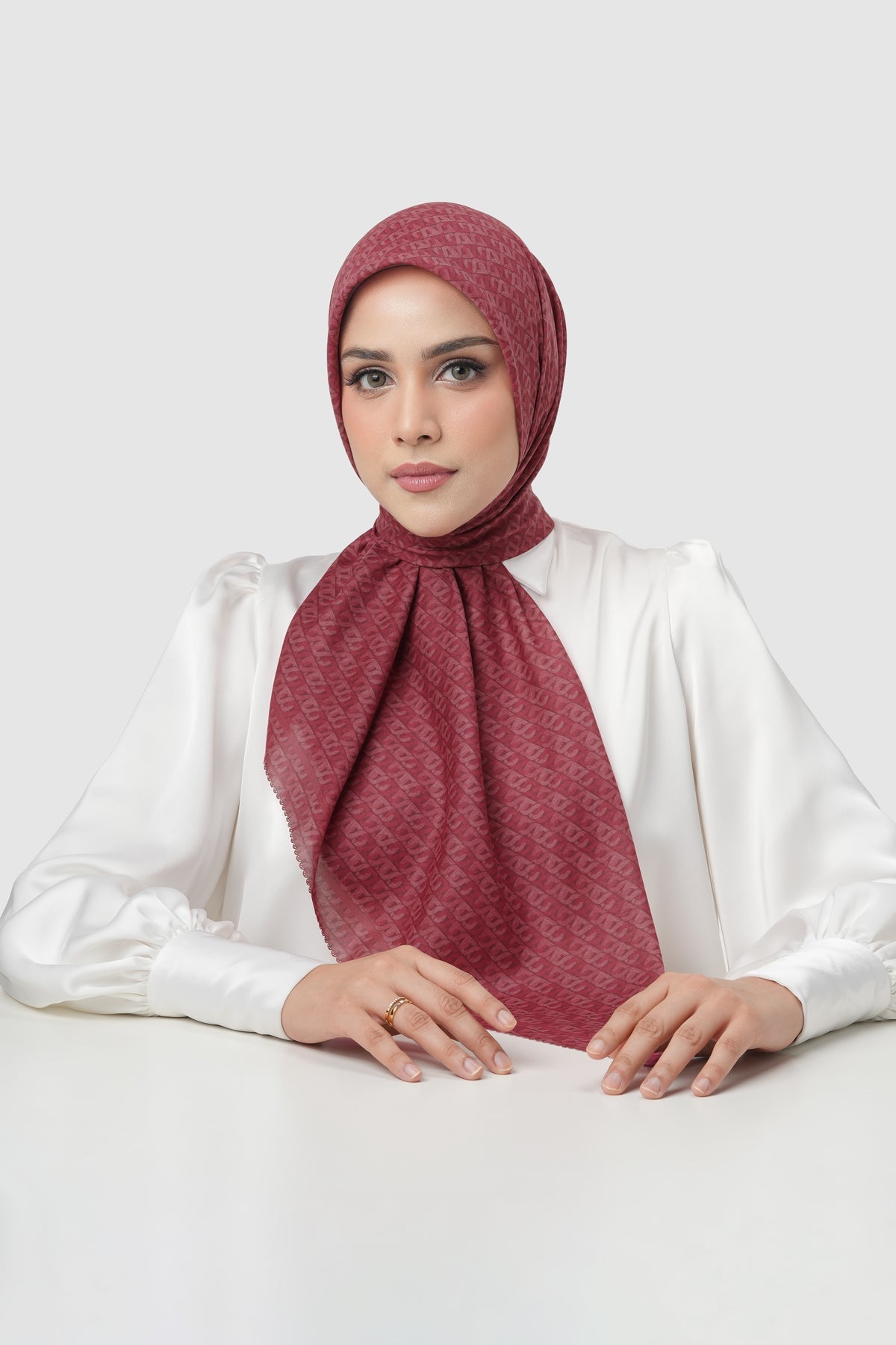 Interlock Square - Cherry