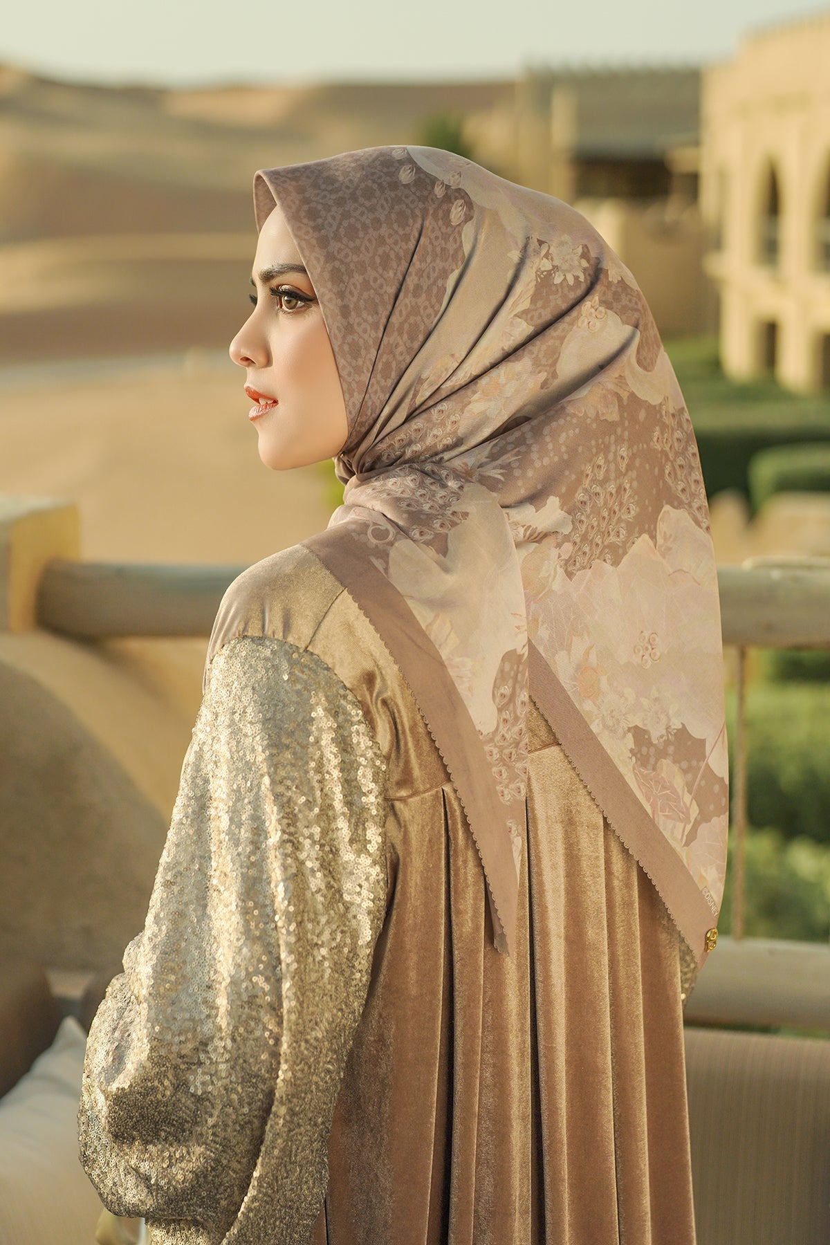 Arabian Night Square - Camel