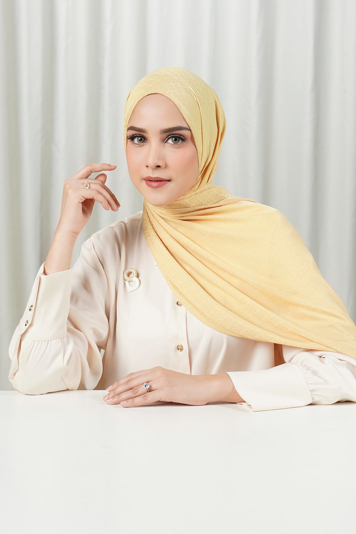 Tapis Satin Jacquard Shawl - Curry