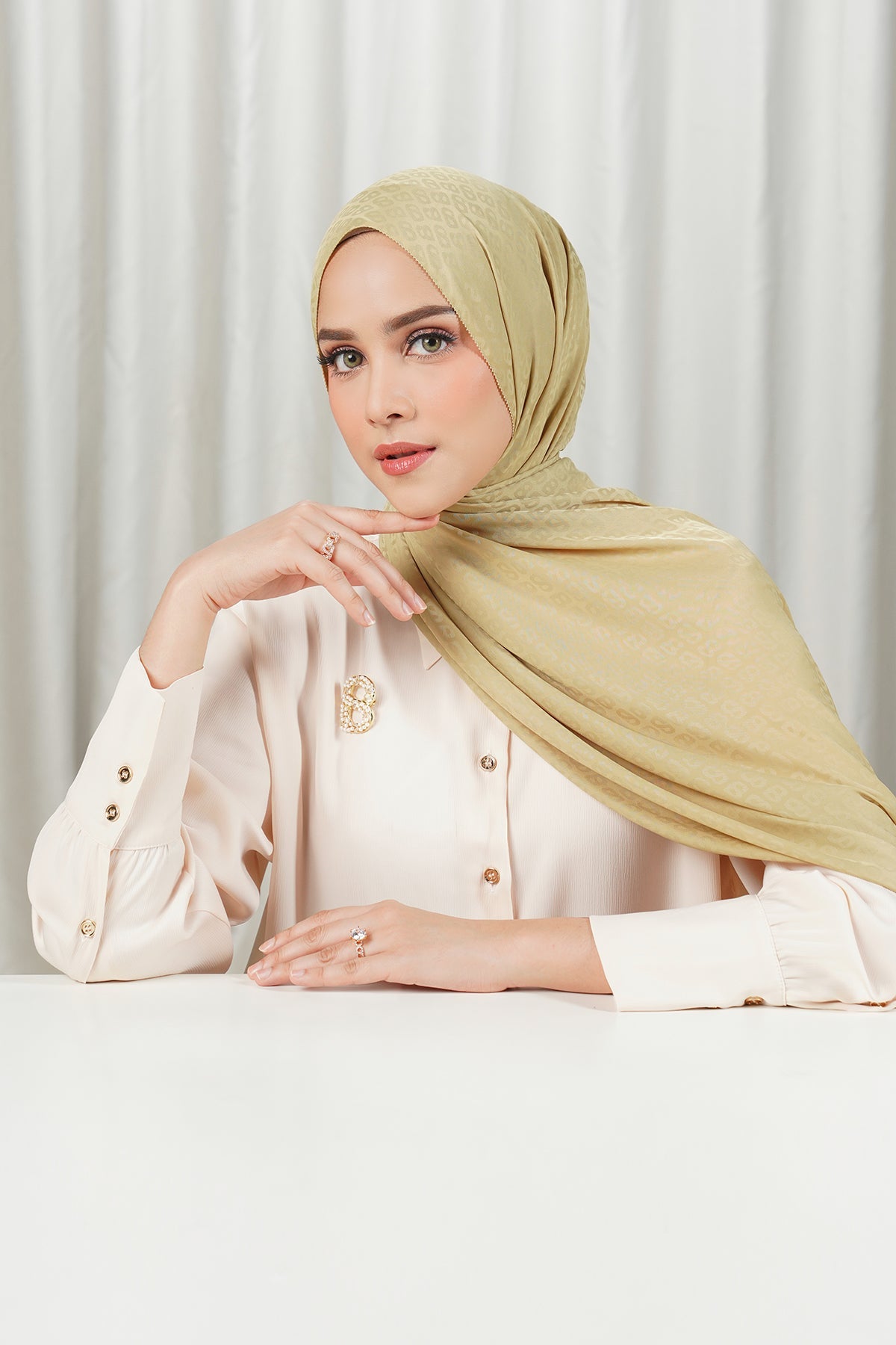 Tapis Satin Jacquard Shawl - Khaki