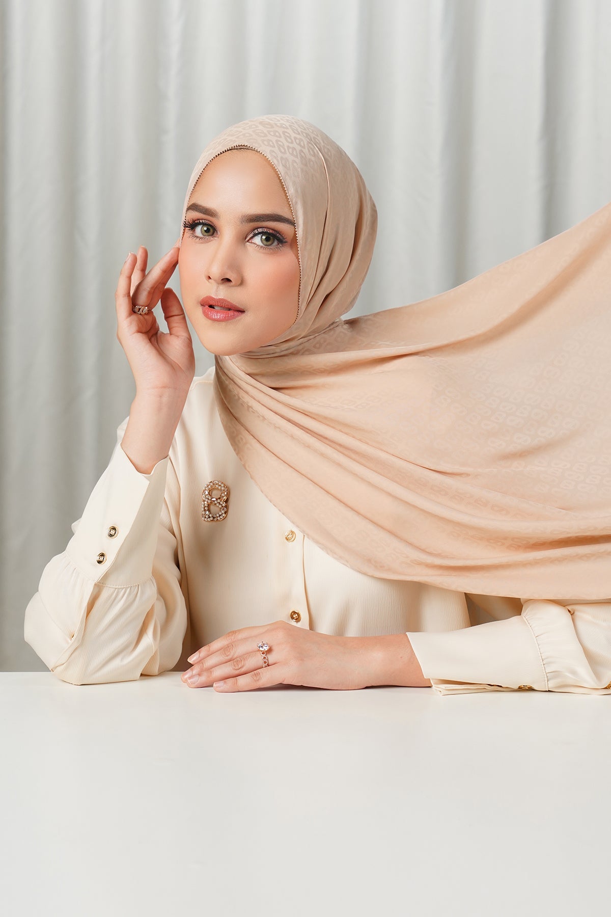 Tapis Satin Jacquard Shawl - Light Taupe