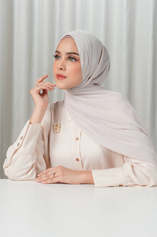 Tapis Satin Jacquard Shawl - Silver Gray