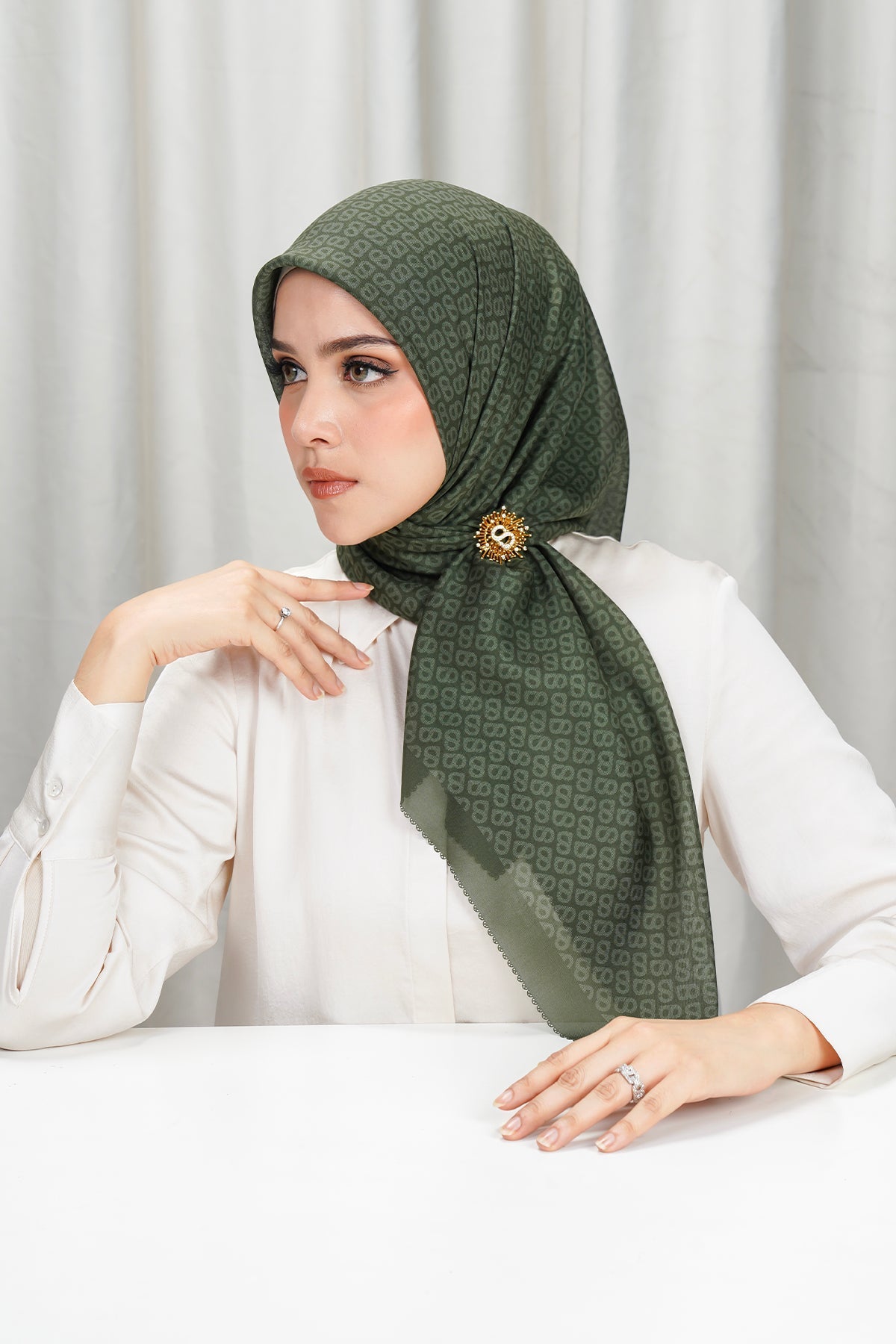 Tapis Square - Pesto