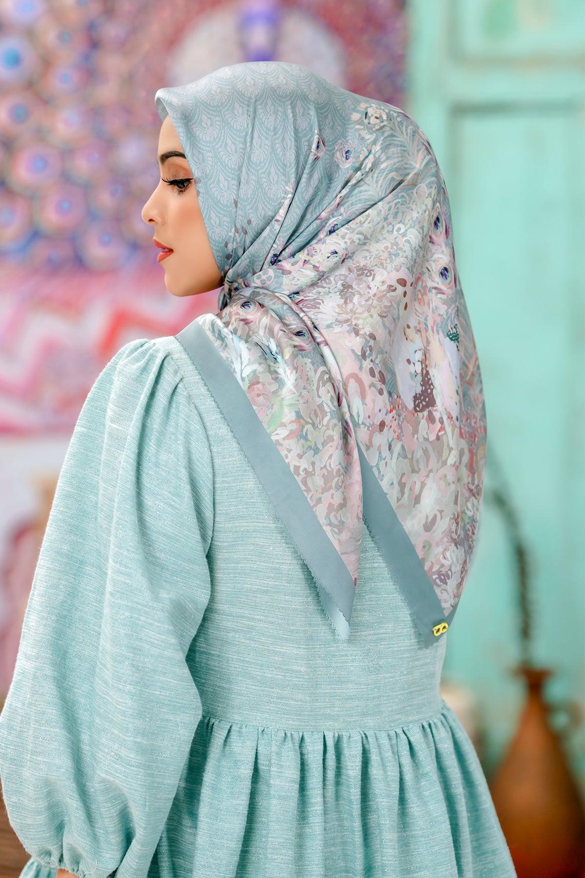 The Ederra Satin Square - Green Milieu