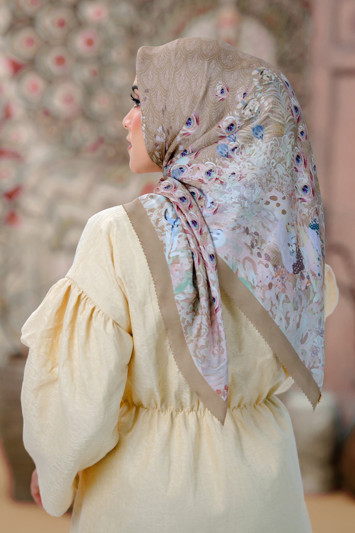 The Ederra Satin Square - Mojave
