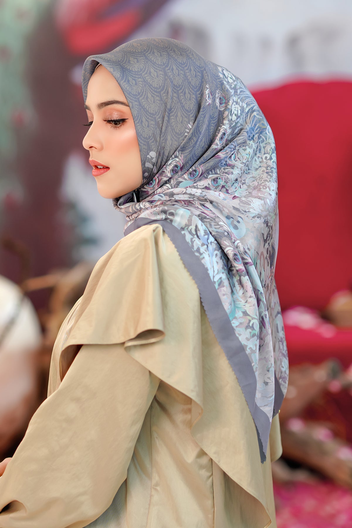 The Ederra Satin Square - Shadow