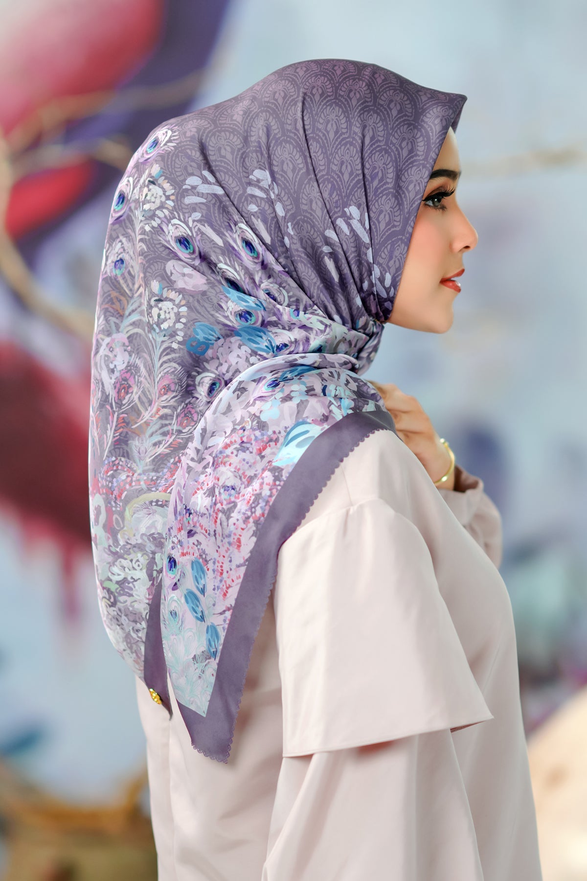 The Ederra Satin Square - Viola