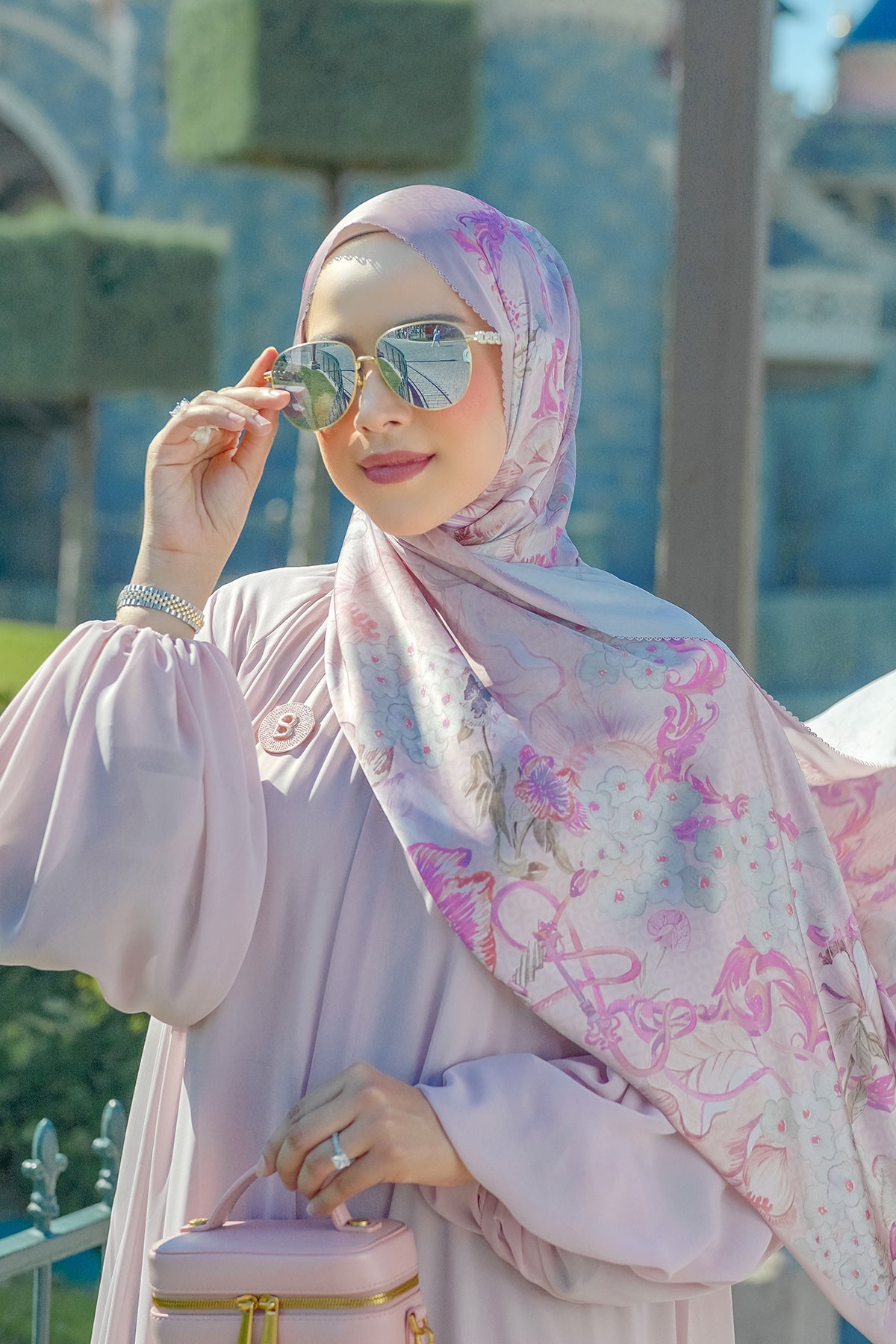 The Wonderland Satin Shawl - Mauve Rose
