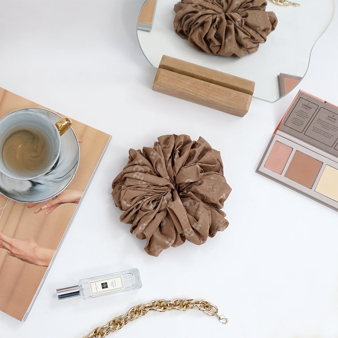 Scrunchie Monogram Caramel