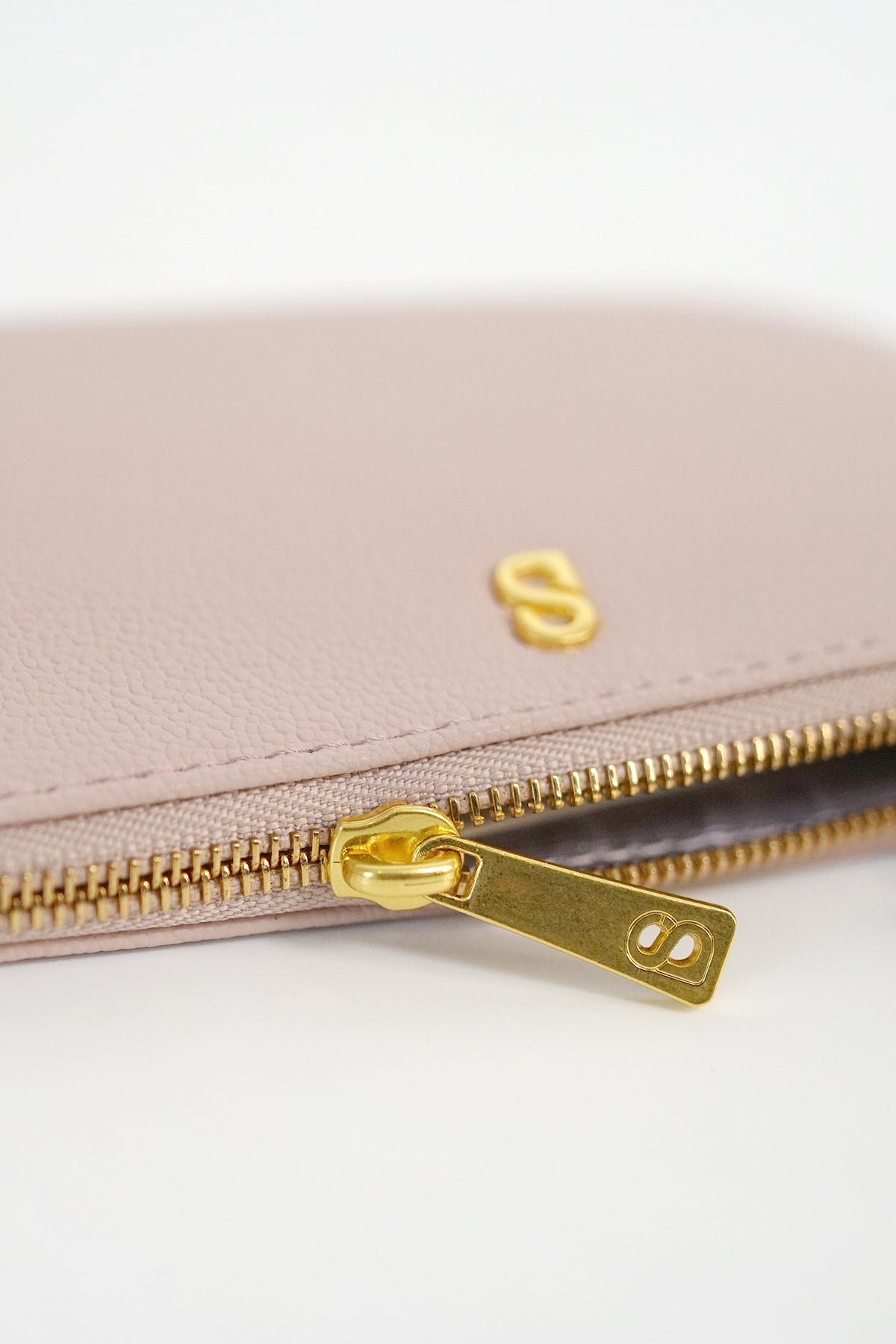 The Amy Short Wristlet - Dusty