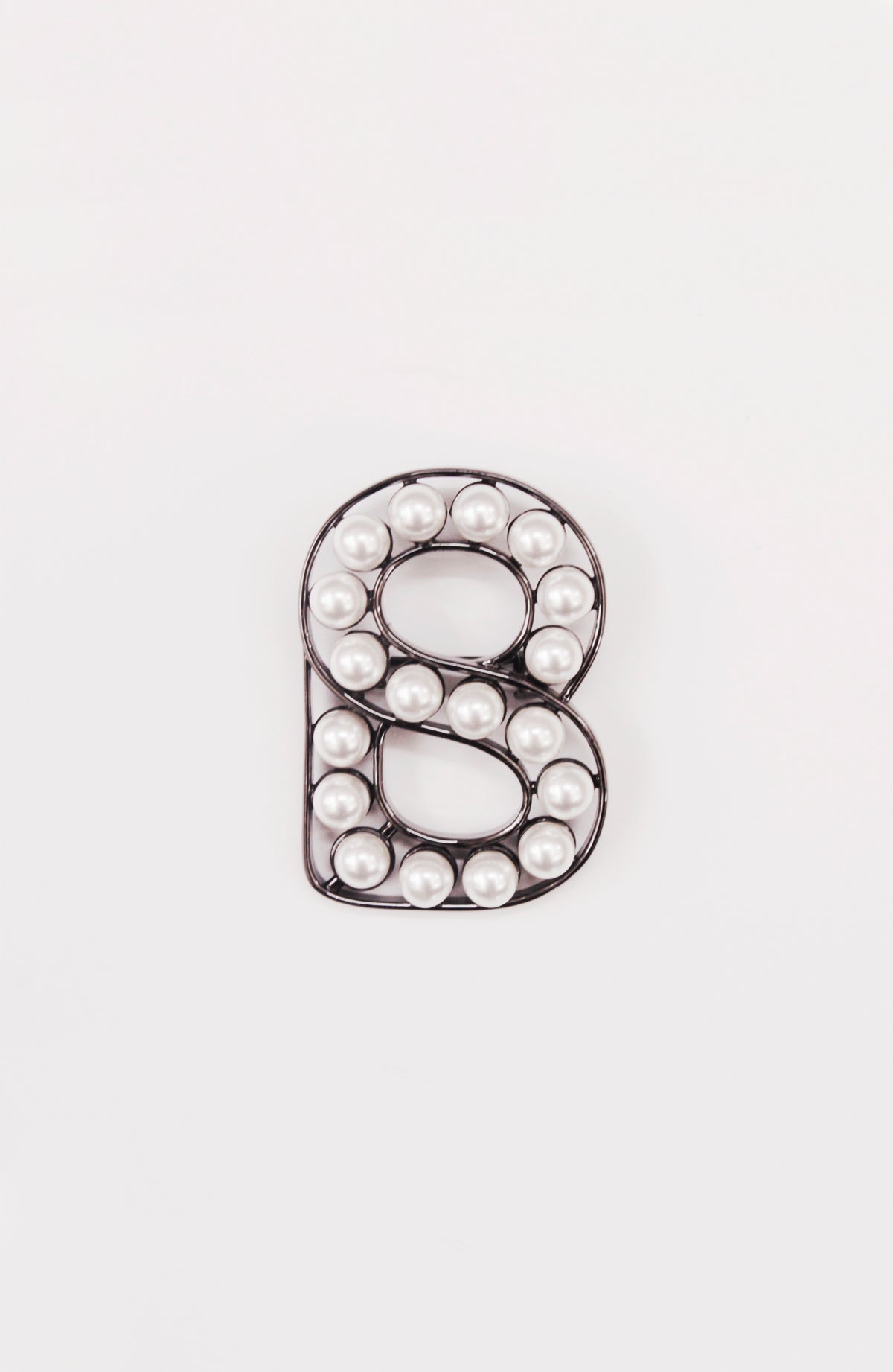 Signature Pearl Brooch in Gunmetal