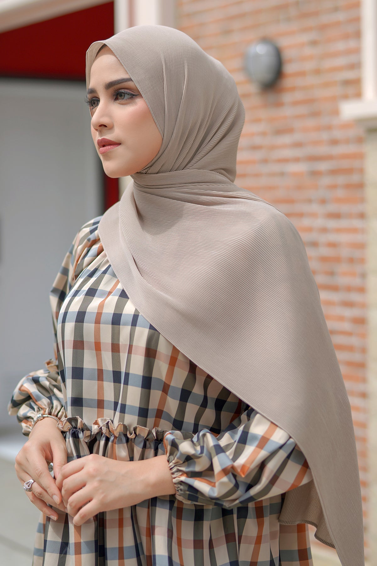 Everyday Pleated Shawl - Sandsheel
