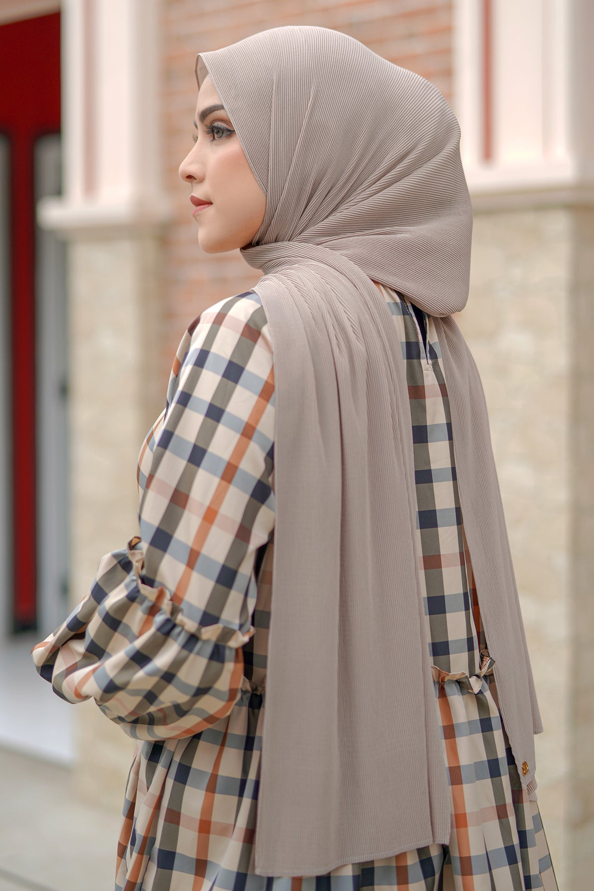 Everyday Pleated Shawl - Sandsheel