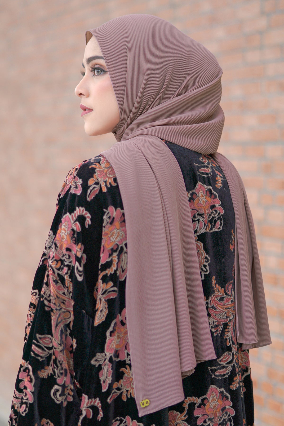 Everyday Pleated Shawl - Tan