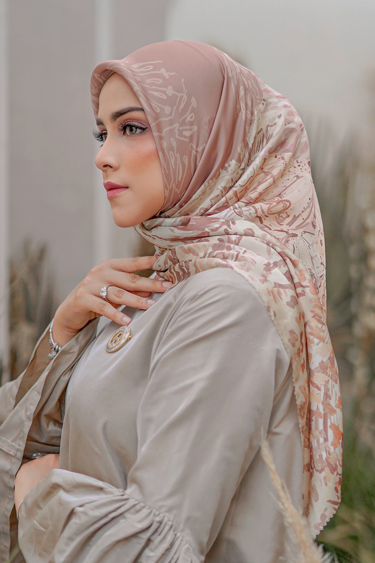 The Farsha Satin Square - Misty Rose