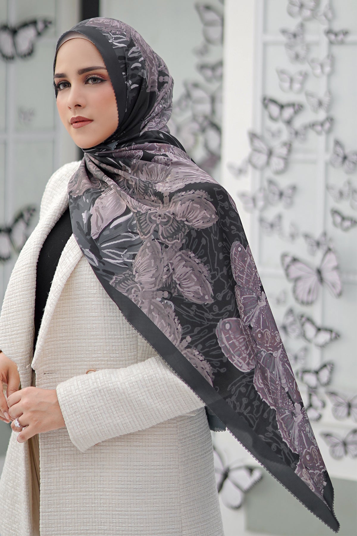The Farsha Satin Shawl - Black