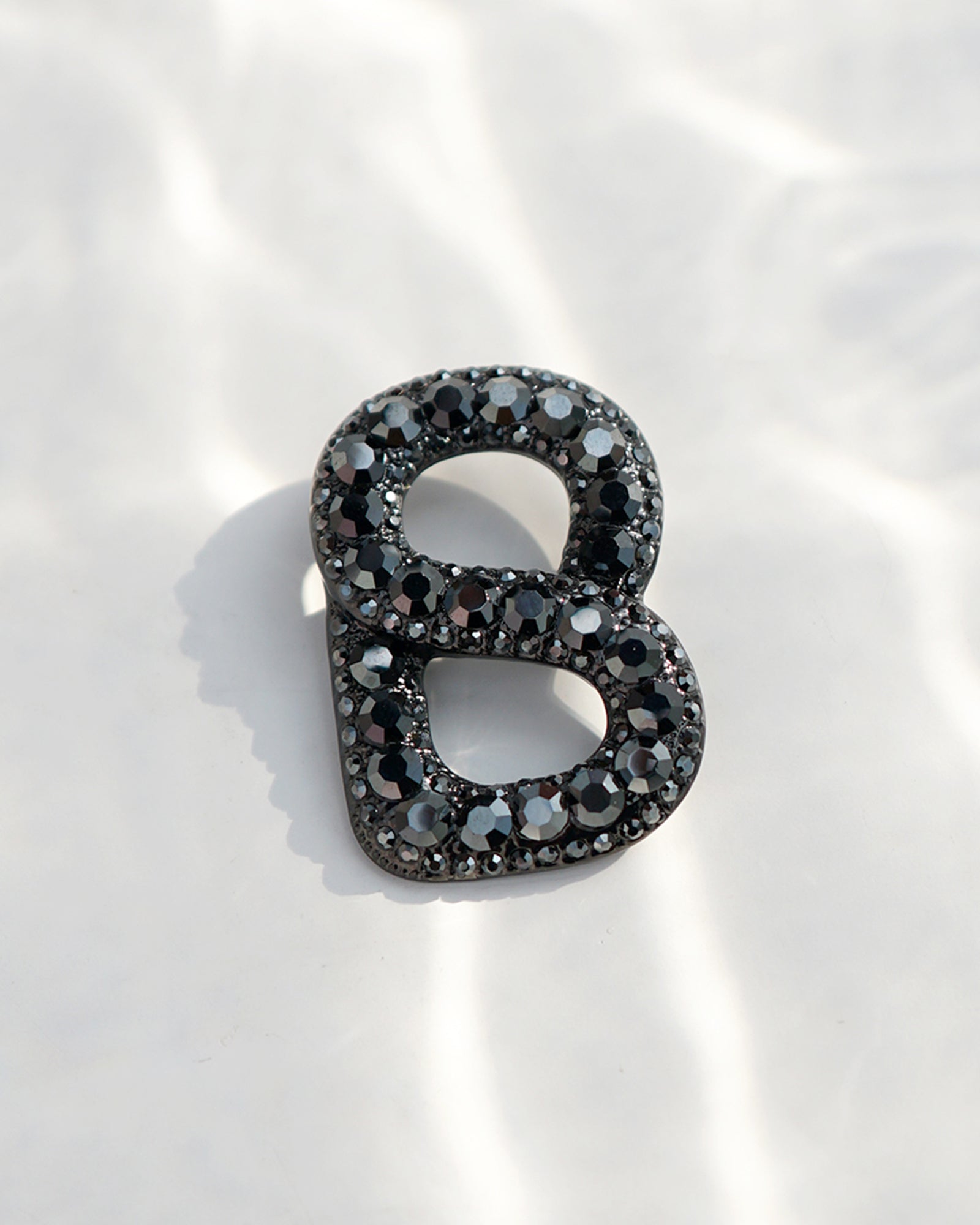 Luxe Signature Gleaming Brooch - Black