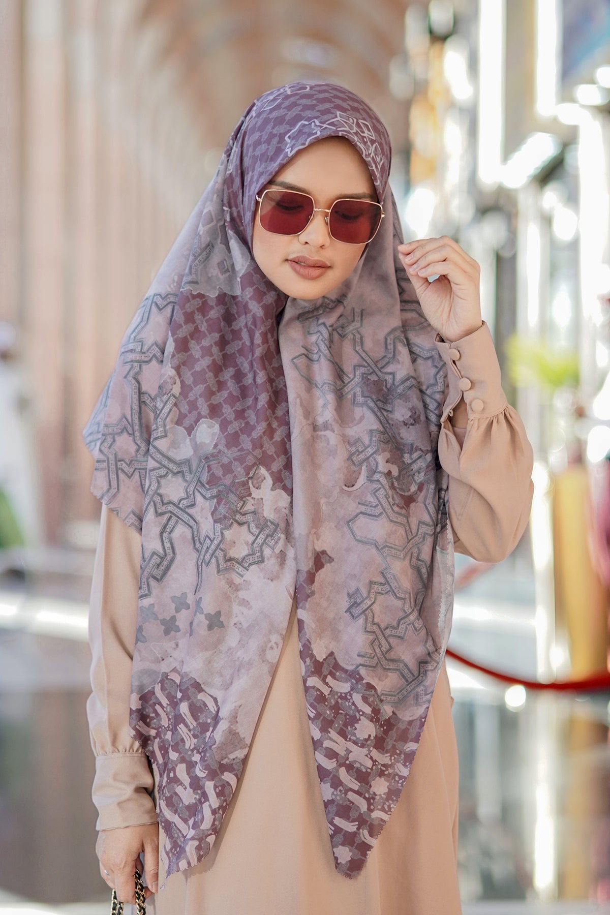 Haramain Series Voal Square XL - Berry