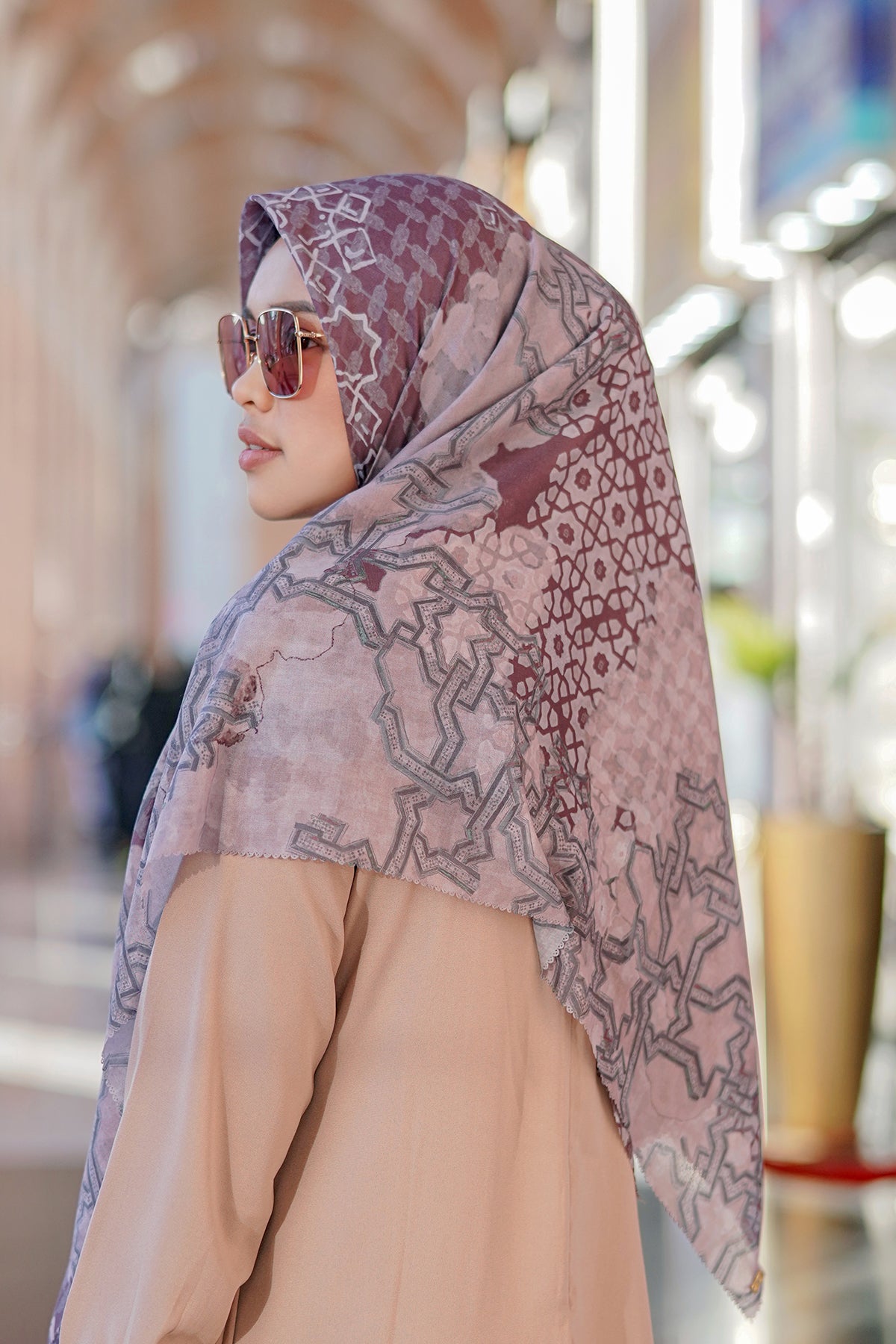 Haramain Series Voal Square XL - Berry