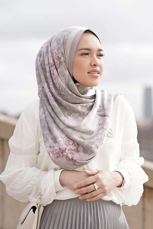 Hydrangea Satin Shawl - Grise