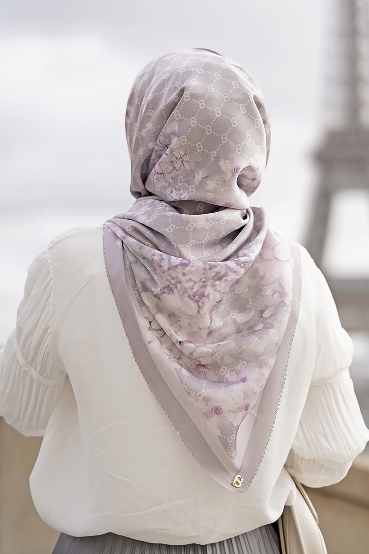 Hydrangea Satin Shawl - Grise