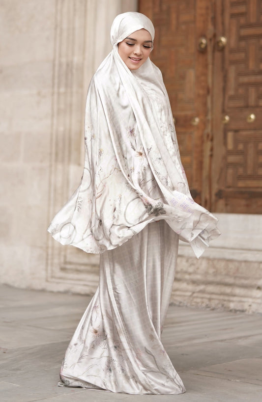 Prayer Robe Sofya in Coriander
