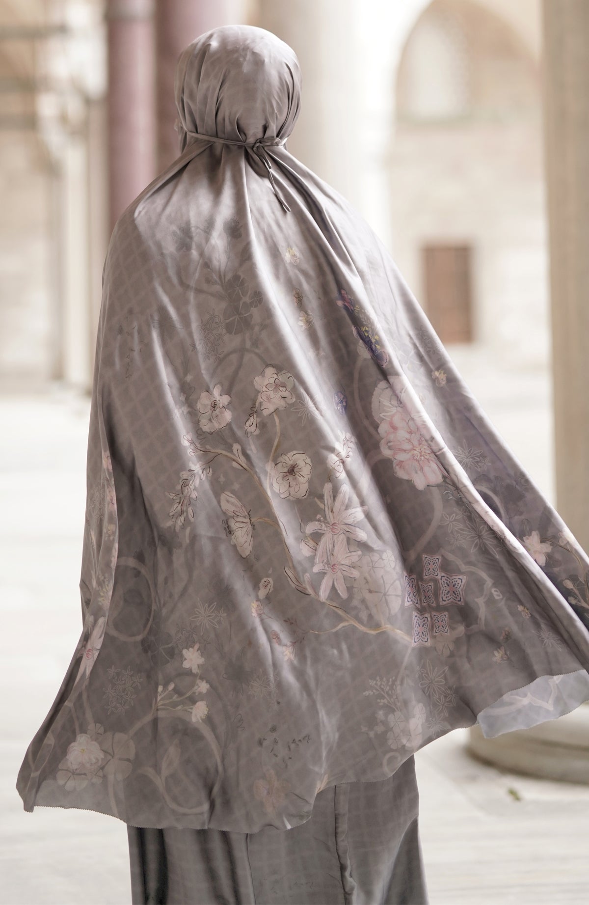 Prayer Robe Sofya in Poppy