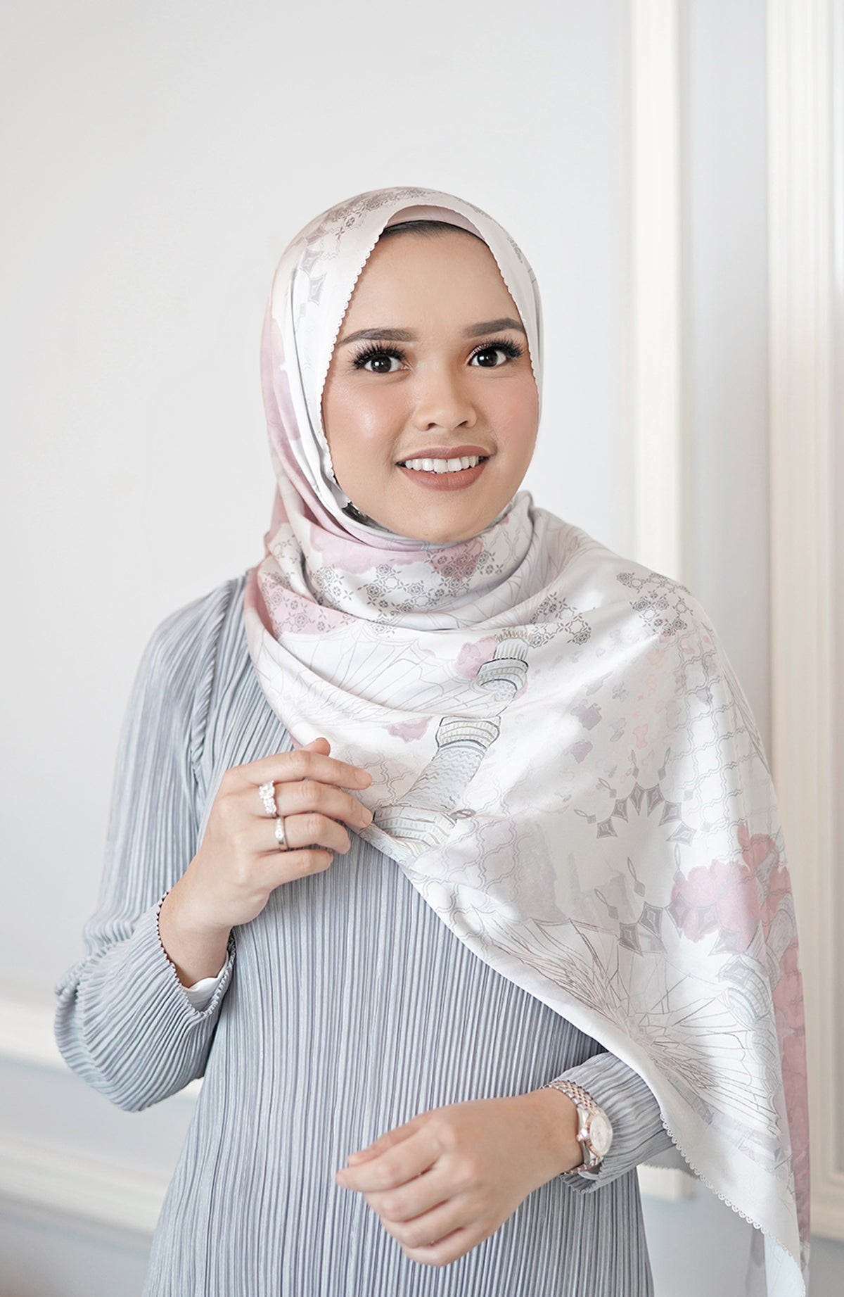 Medina Satin Shawl - Mahogany
