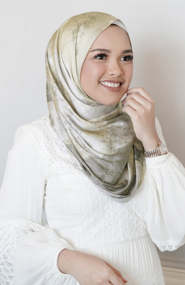 Medina Satin Shawl - Oyster