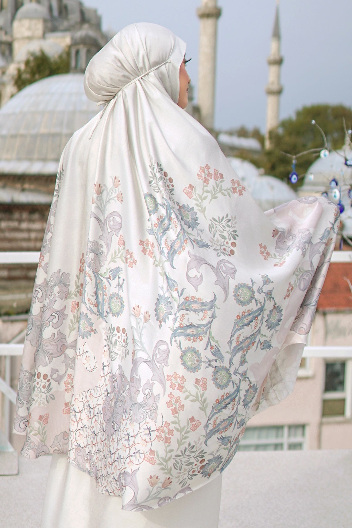 The Topkapi Prayer Robe - Ivory