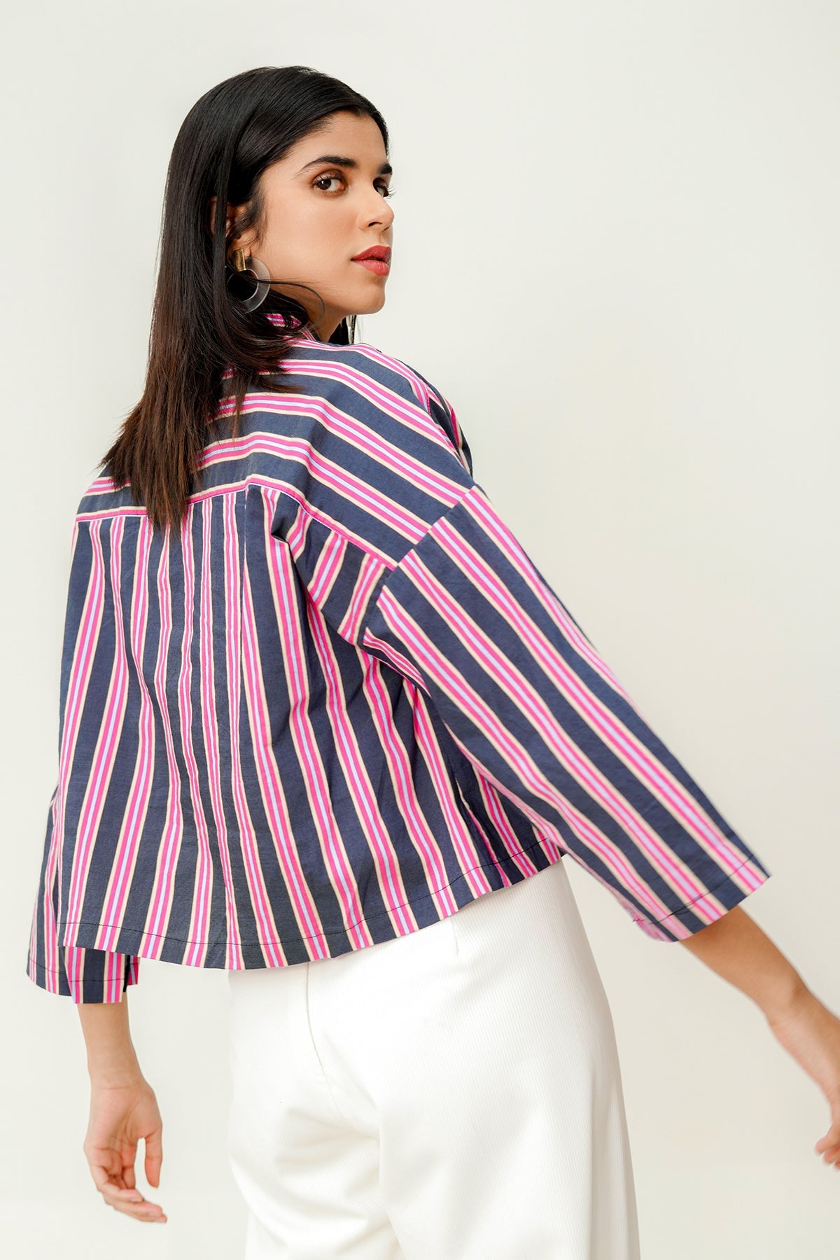 Gaia Crop Shirt - Black
