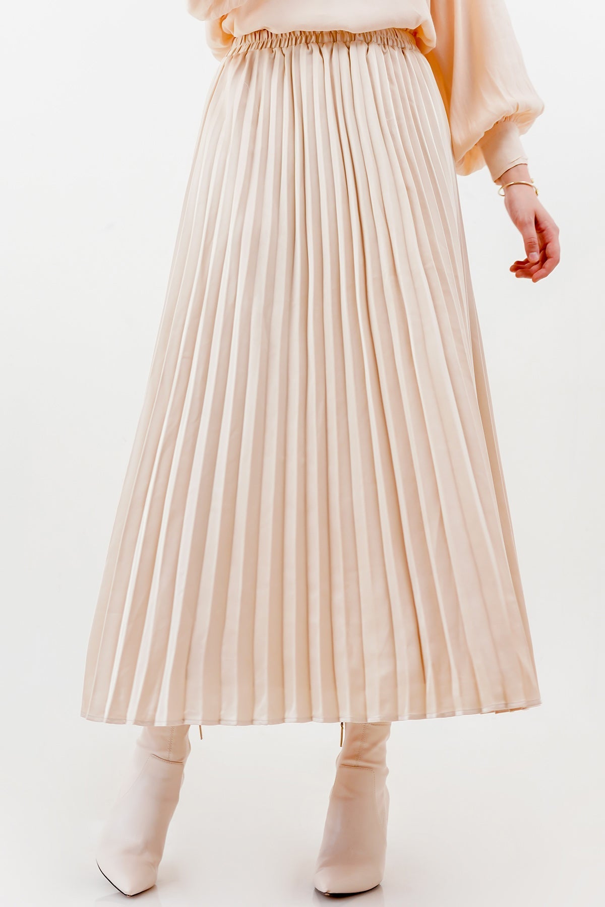 Satin Pleats Skirt - Cream