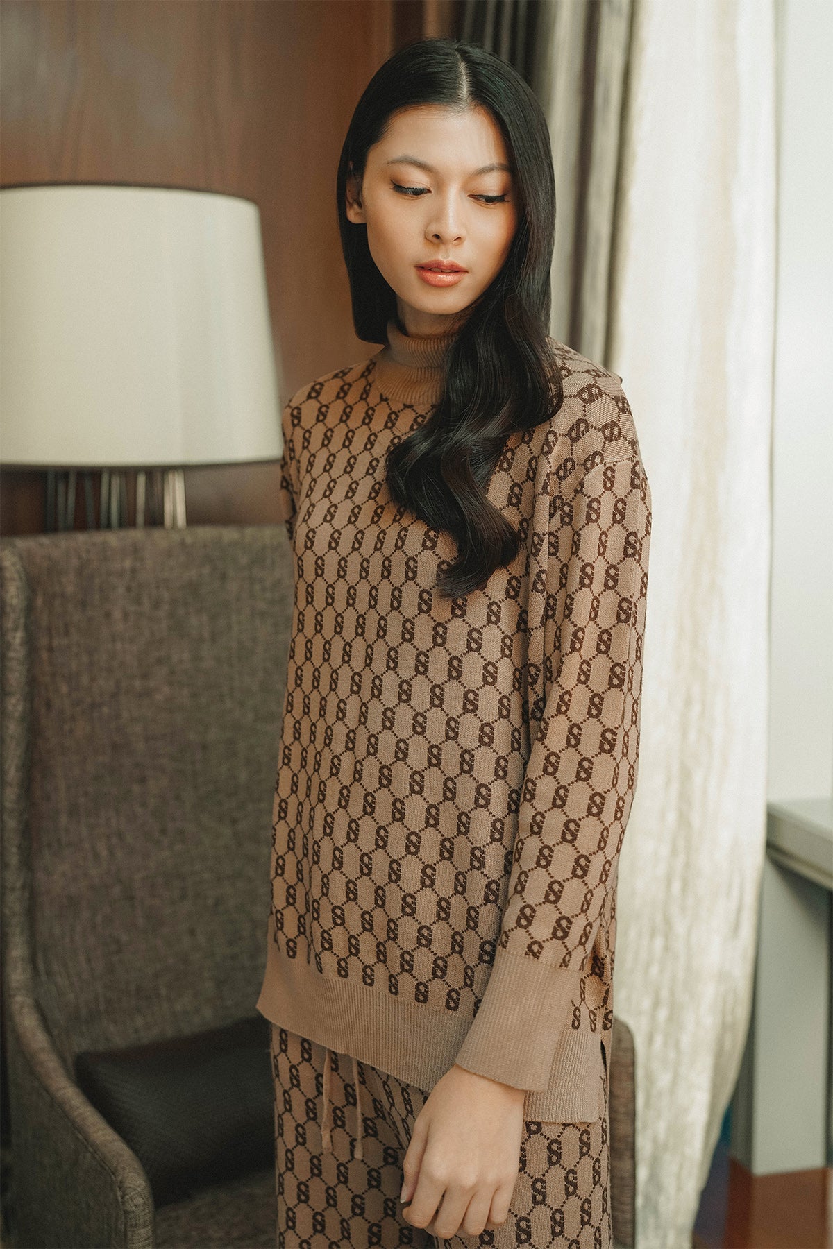 Signature Comfy Sweater - Chocolate